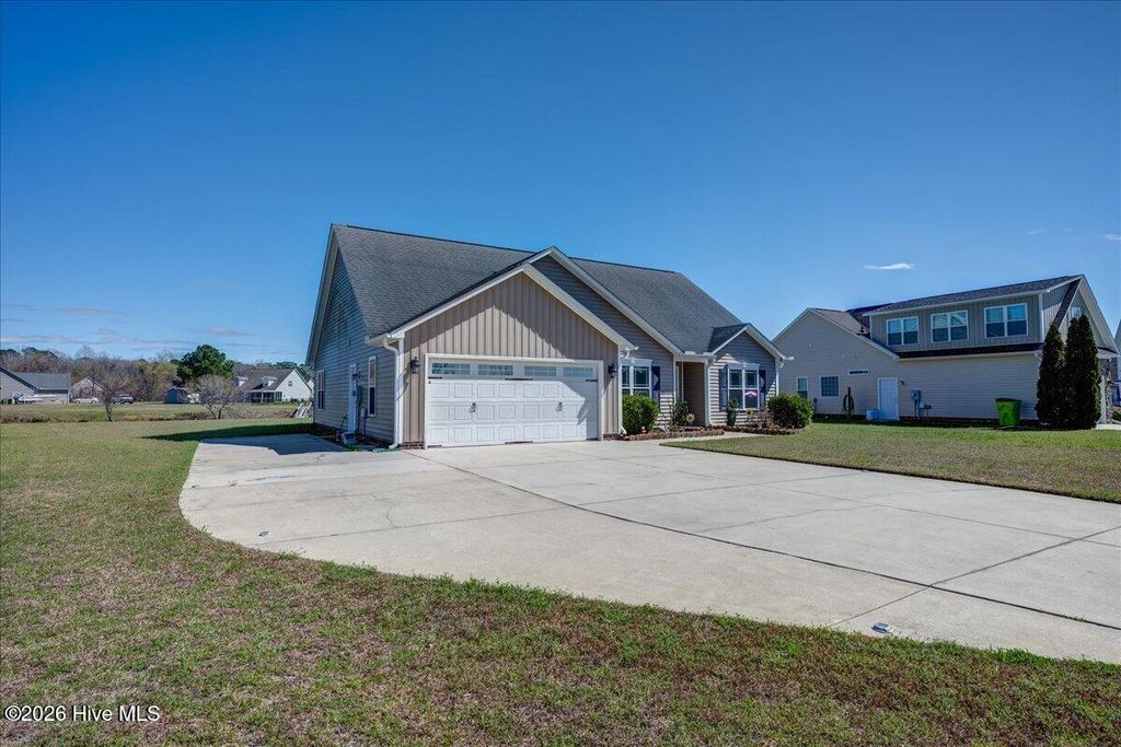 Photo of 205 Antioch Lakes Road, New Bern, NC 28560 (MLS # 100558116)