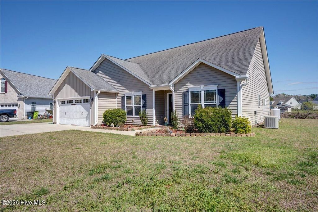 Photo of 205 Antioch Lakes Road, New Bern, NC 28560 (MLS # 100558116)