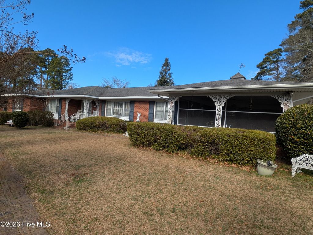 Photo of 1423 Greenville Boulevard SE, Greenville, NC 27858 (MLS # 100558854)