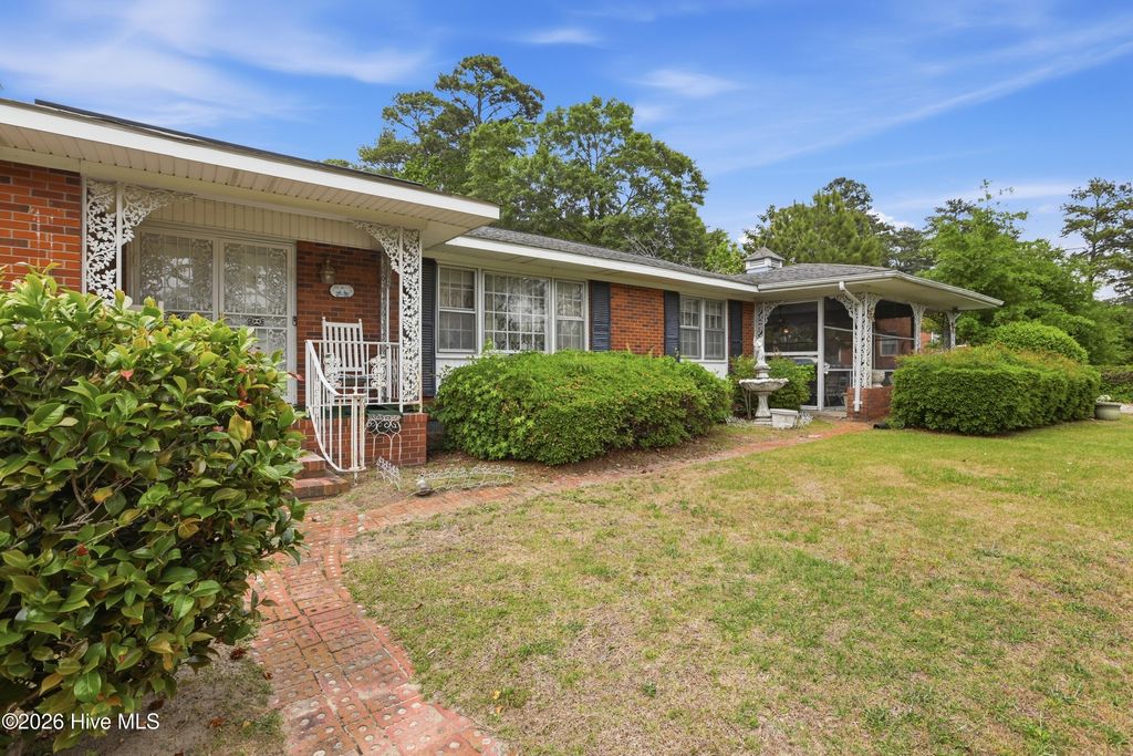 Photo of 1423 Greenville Boulevard SE, Greenville, NC 27858 (MLS # 100558854)