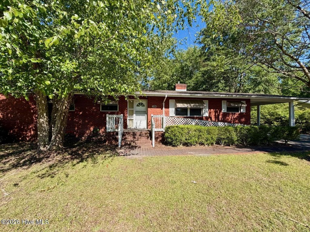 Photo of 1202 Forest Drive, Trent Woods, NC 28562 (MLS # 100571469)