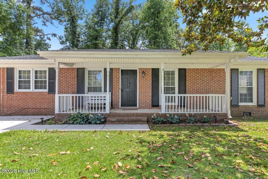 Photo of 3 Lee Court, Jacksonville, NC 28546 (MLS # 100584647)