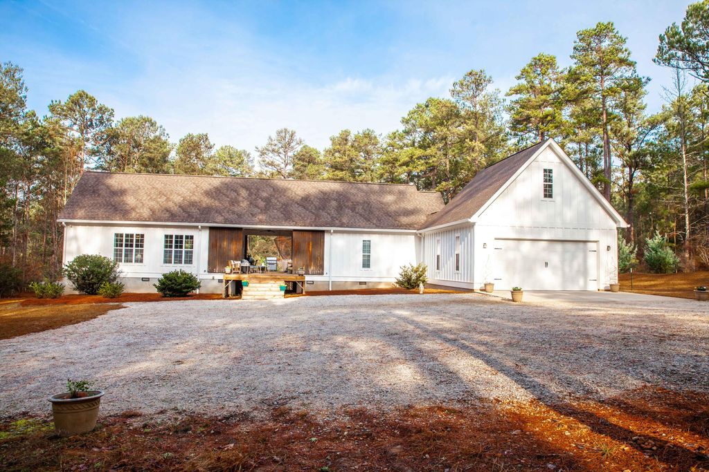 Photo of 6203 Ridge Road, Appling, GA 30802 (MLS # 550782)