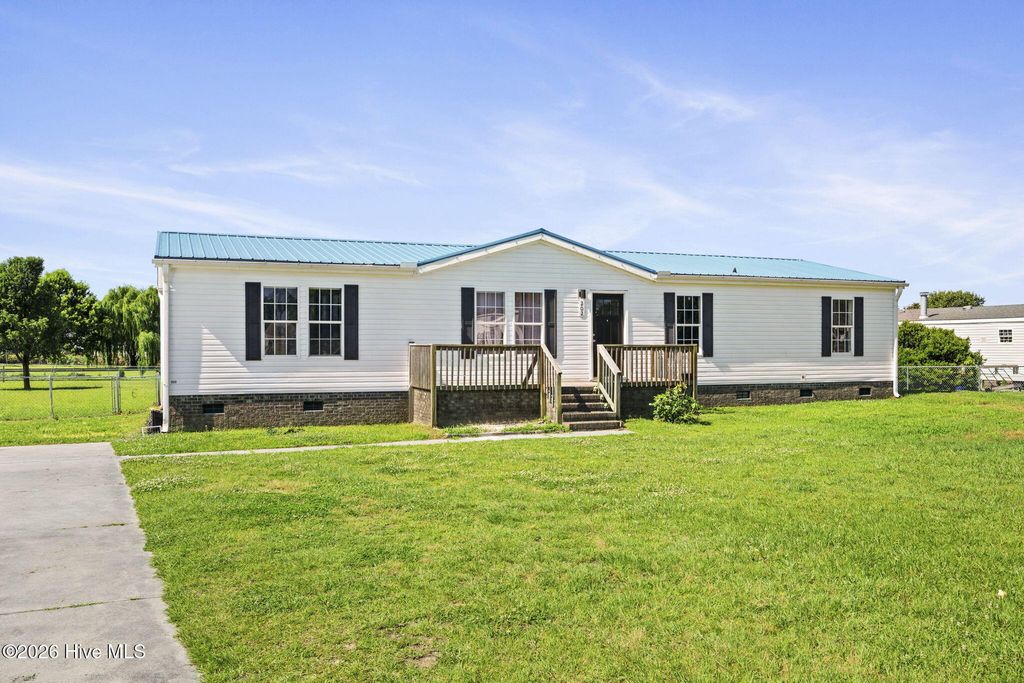 Photo of 202 Red Sorrel Drive, Stella, NC 28582 (MLS # 100578471)