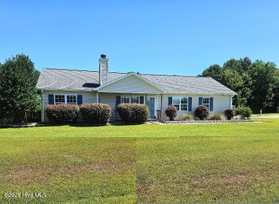 Homes For Sale - 320 Top Knot Road<br/> Hubert, NC 28539