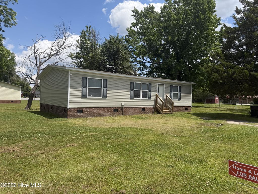 Photo of 211 Tyson Street, Winterville, NC 28590 (MLS # 100573983)