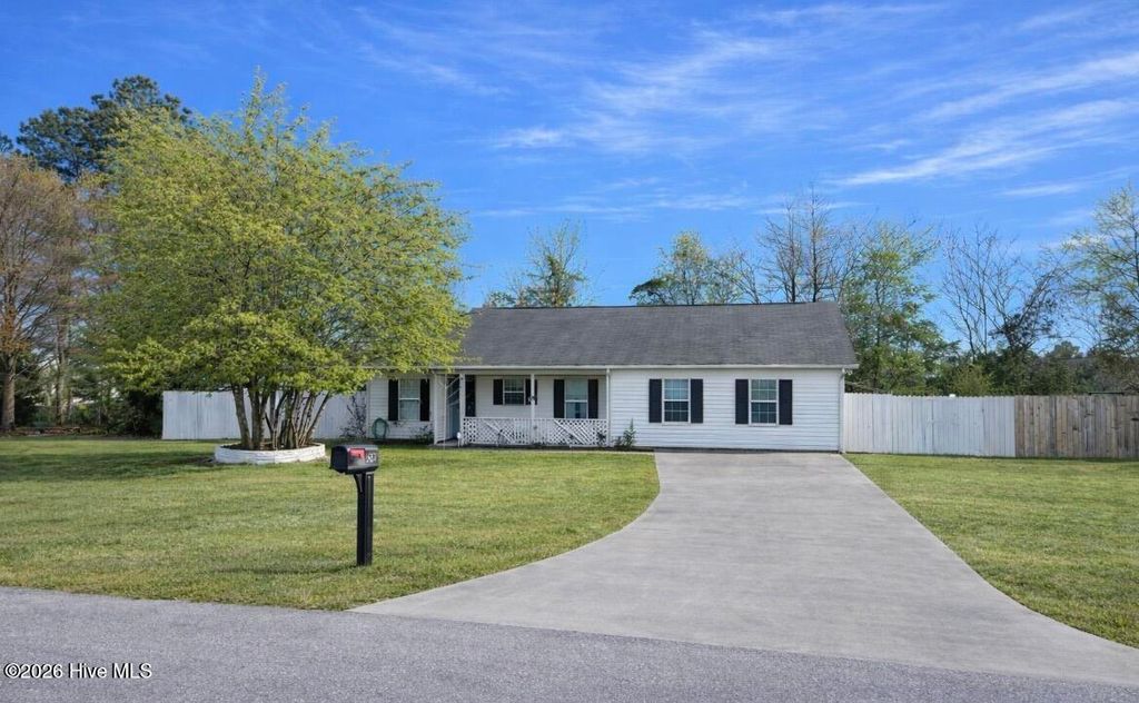 Photo of 138 Leslie Lane, Havelock, NC 28532 (MLS # 100562512)