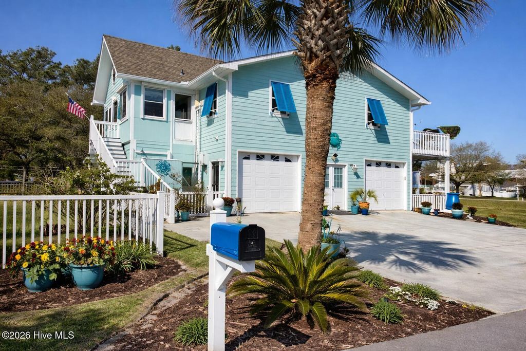 Photo of 330 Cape Lookout Loop, Emerald Isle, NC 28594 (MLS # 100560834)