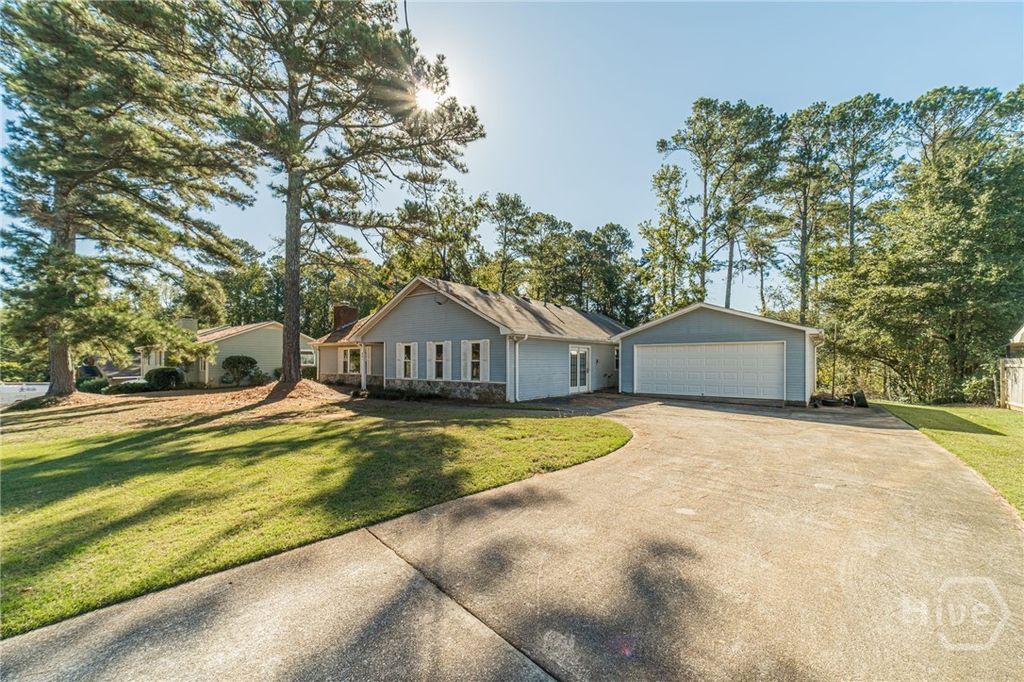 Photo of 801 Greenwood Trail SE, Conyers, GA 30094 (MLS # CL342360)