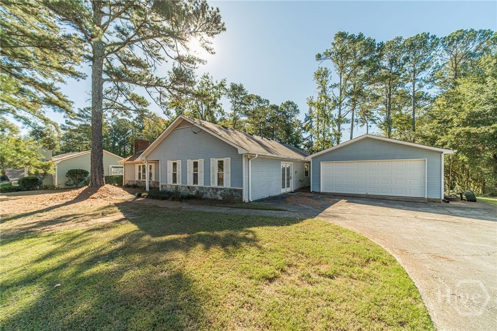 Photo of 801 Greenwood Trail SE, Conyers, GA 30094 (MLS # CL342360)