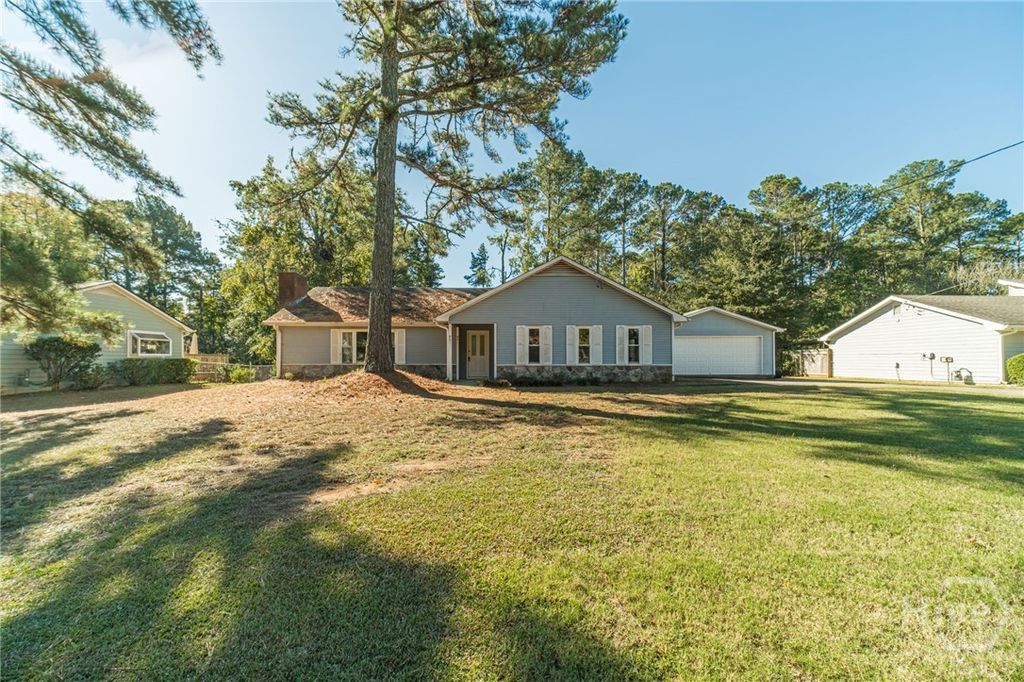 Photo of 801 Greenwood Trail SE, Conyers, GA 30094 (MLS # CL342360)