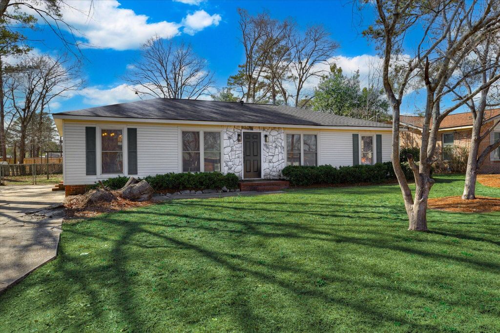 Photo of 4121 Englewood Drive, Augusta, GA 30907 (MLS # 552290)