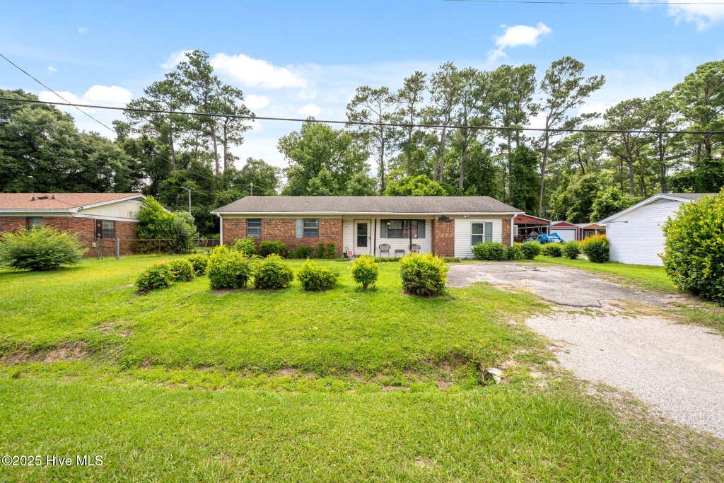 Photo of 10 Stoney Road, Castle Hayne, NC 28429 (MLS # 100594519)