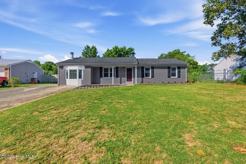 Photo of 115 Thames Drive, Jacksonville, NC 28546 (MLS # 100577821)