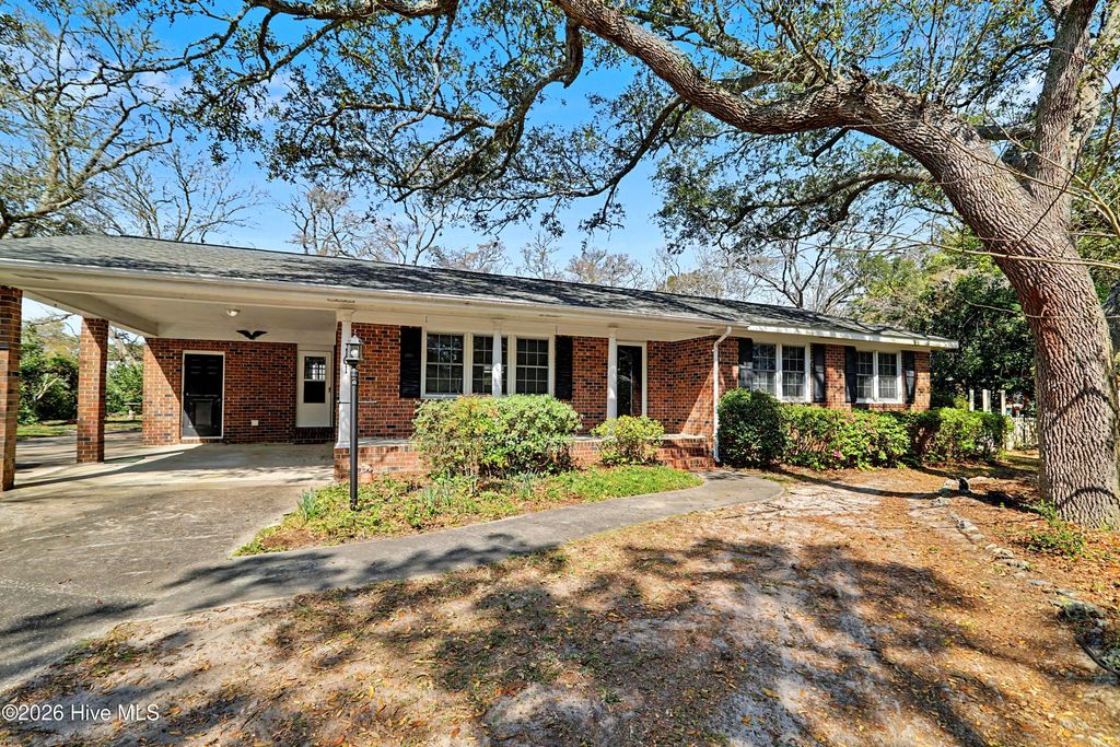 Photo of 101 NE 40th Street, Oak Island, NC 28465 (MLS # 100561205)