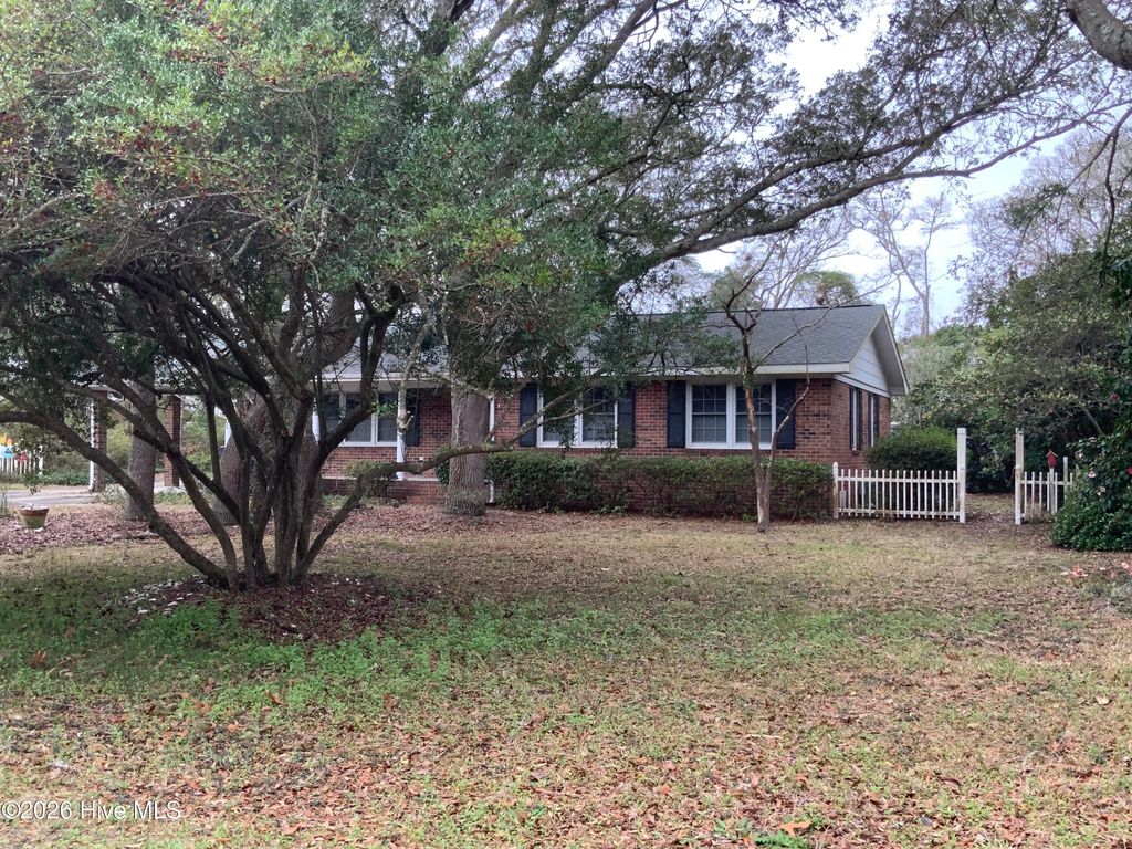 Photo of 101 NE 40th Street, Oak Island, NC 28465 (MLS # 100561205)