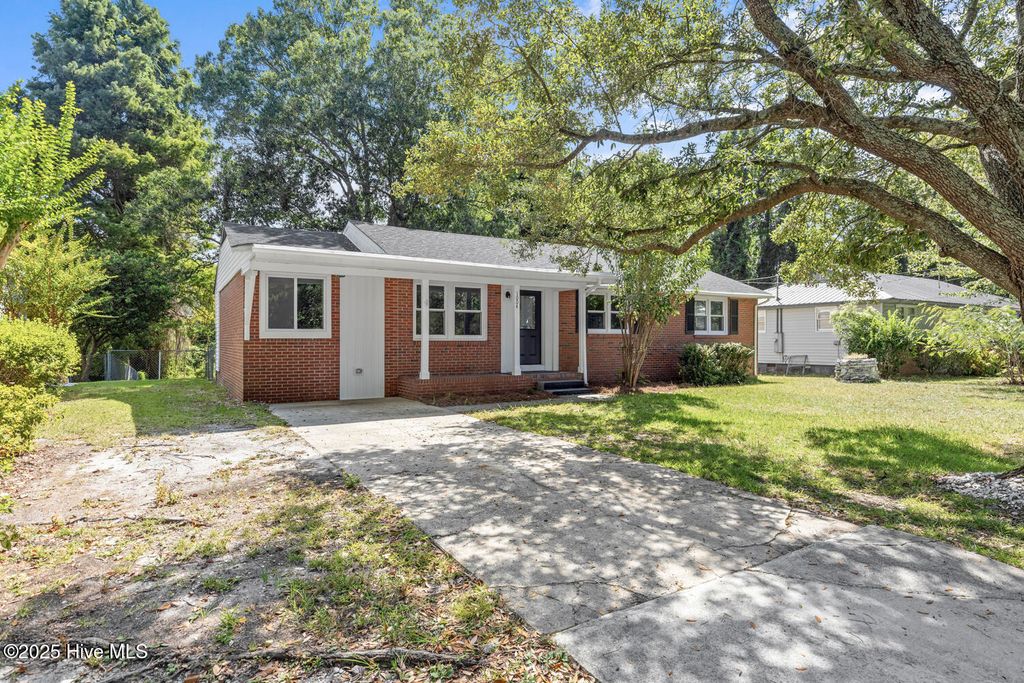 Photo of 1004 River Street, Jacksonville, NC 28540 (MLS # 100533328)
