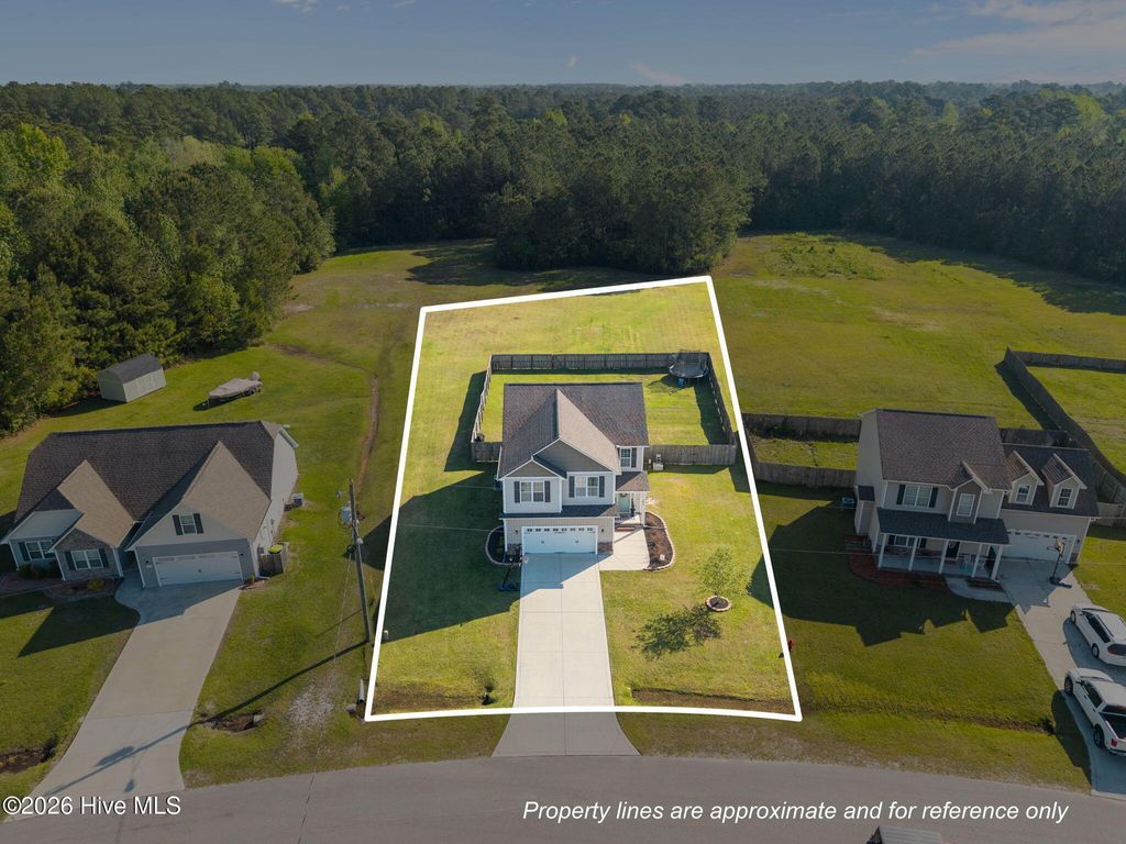 Photo of 105 Sparrows Point Lane, Jacksonville, NC 28540 (MLS # 100566701)