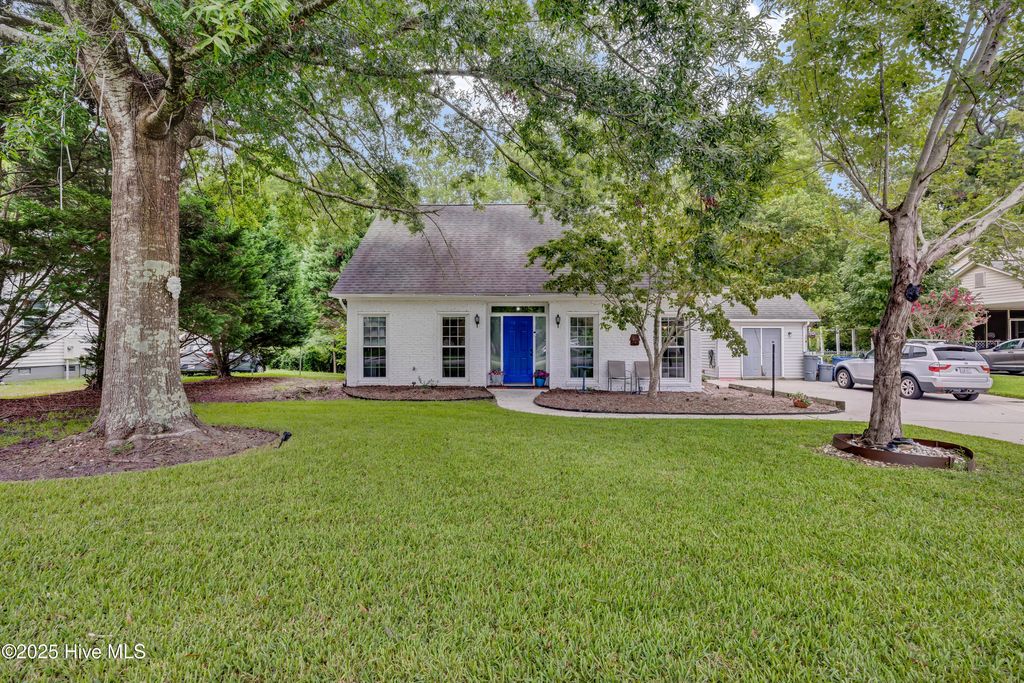 Photo of 129 Darby Street, Wilmington, NC 28409 (MLS # 100525615)