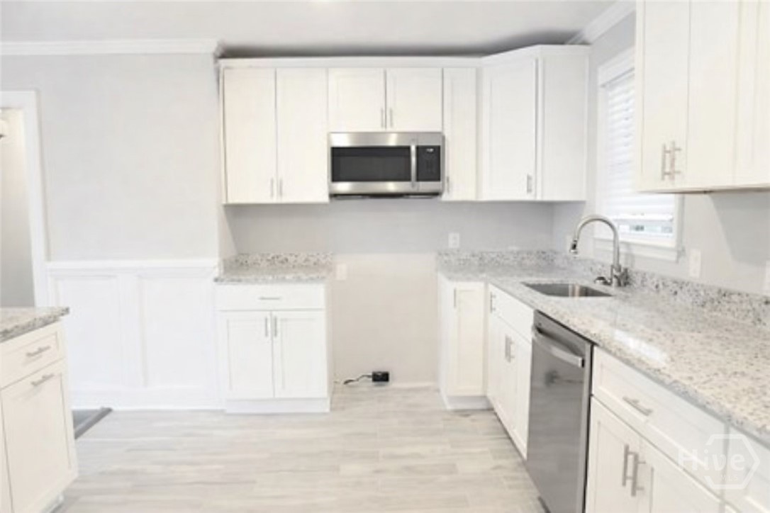 2344 & 2344 1/2 Camelia Court