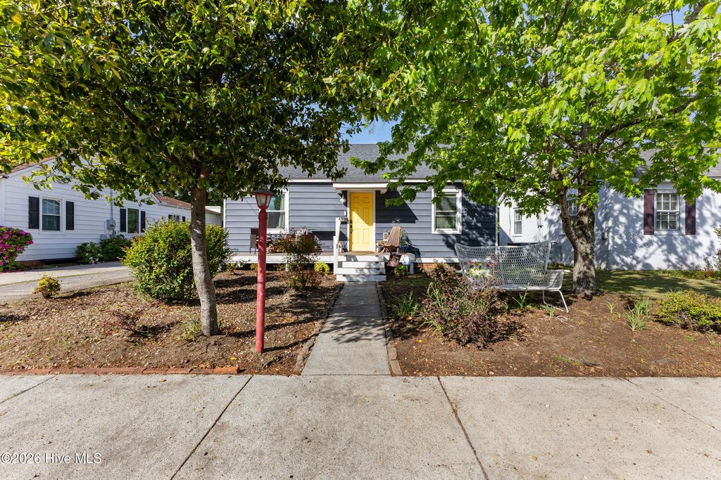 Photo of 2042 Jackson Street, Wilmington, NC 28401 (MLS # 100567073)