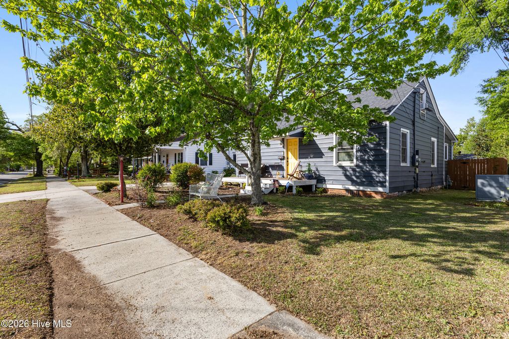 Photo of 2042 Jackson Street, Wilmington, NC 28401 (MLS # 100567073)