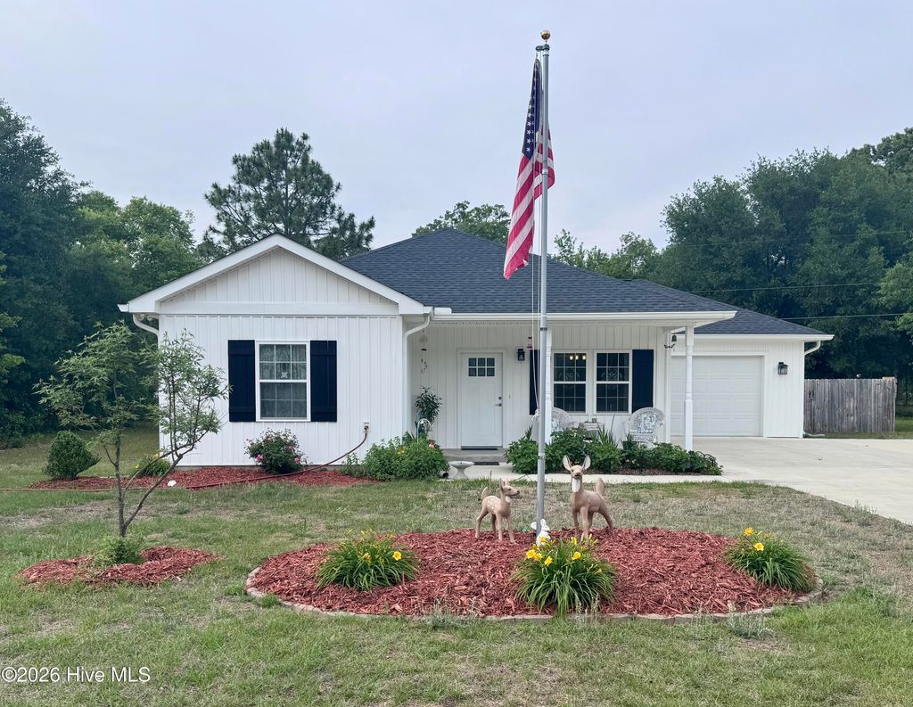 Photo of 12321 Mallard Creek Drive, Laurinburg, NC 28352 (MLS # 100573114)