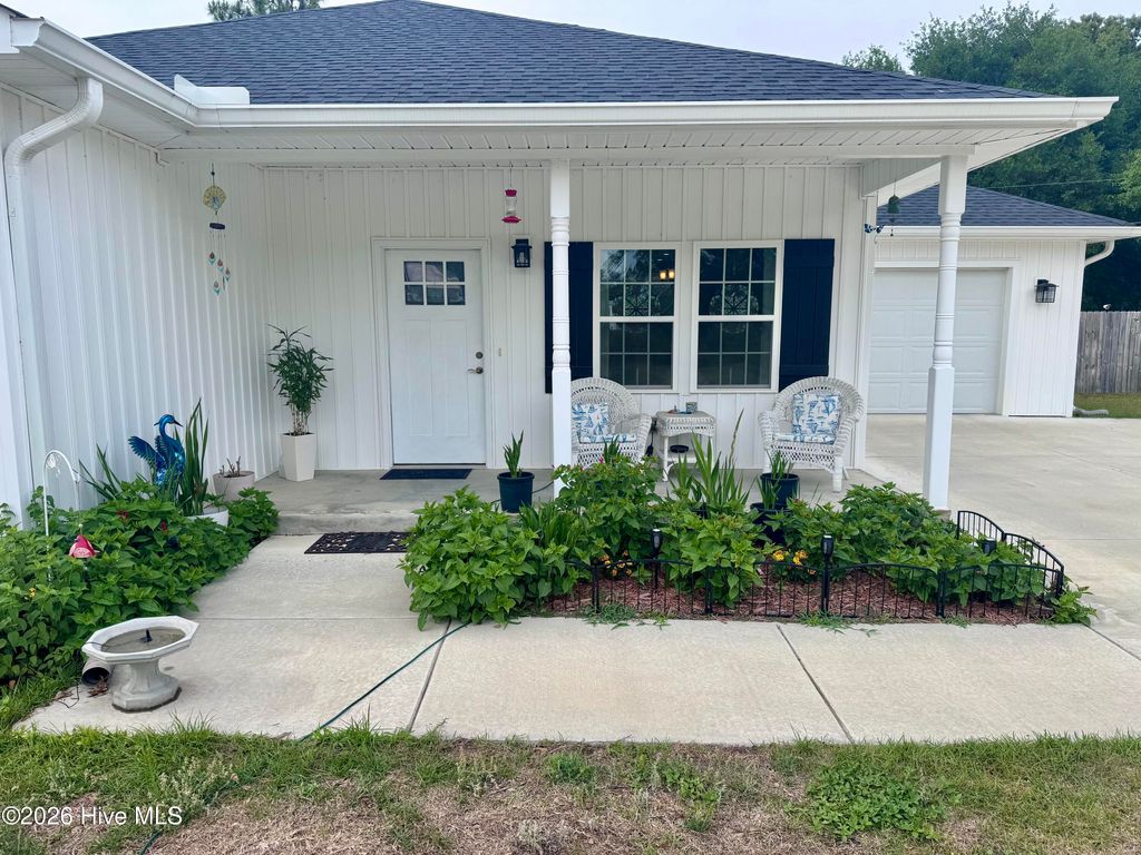 Photo of 12321 Mallard Creek Drive, Laurinburg, NC 28352 (MLS # 100573114)