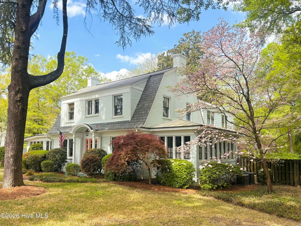 Photo of 260 S Ashe Street, Southern Pines, NC 28387 (MLS # 100566173)