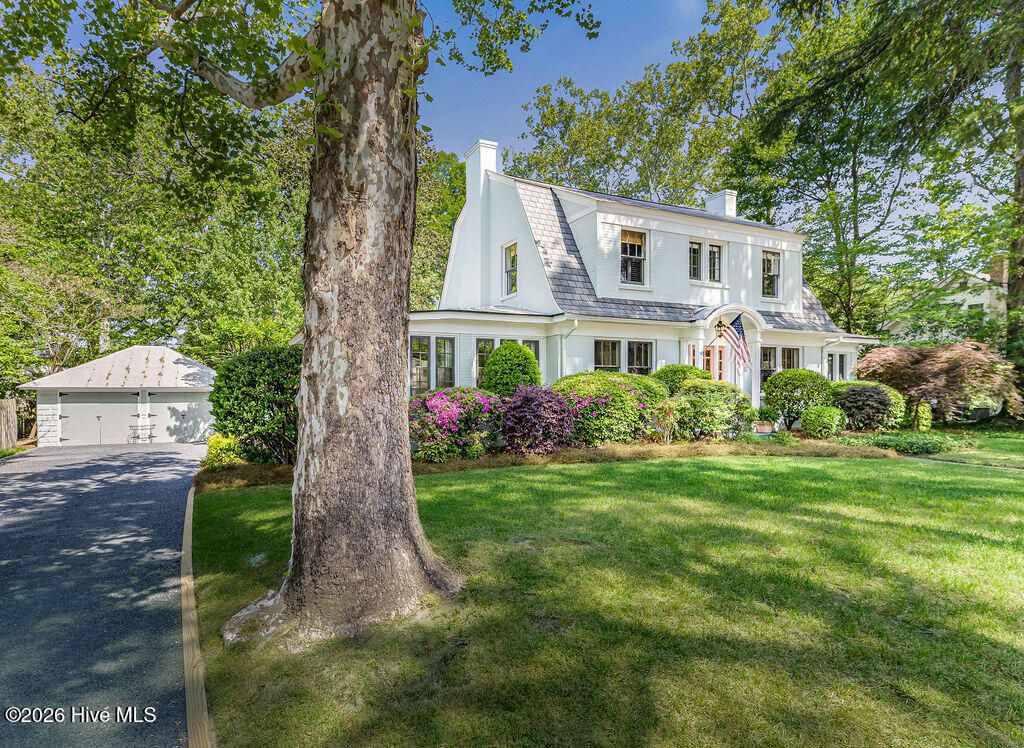 Photo of 260 S Ashe Street, Southern Pines, NC 28387 (MLS # 100566173)