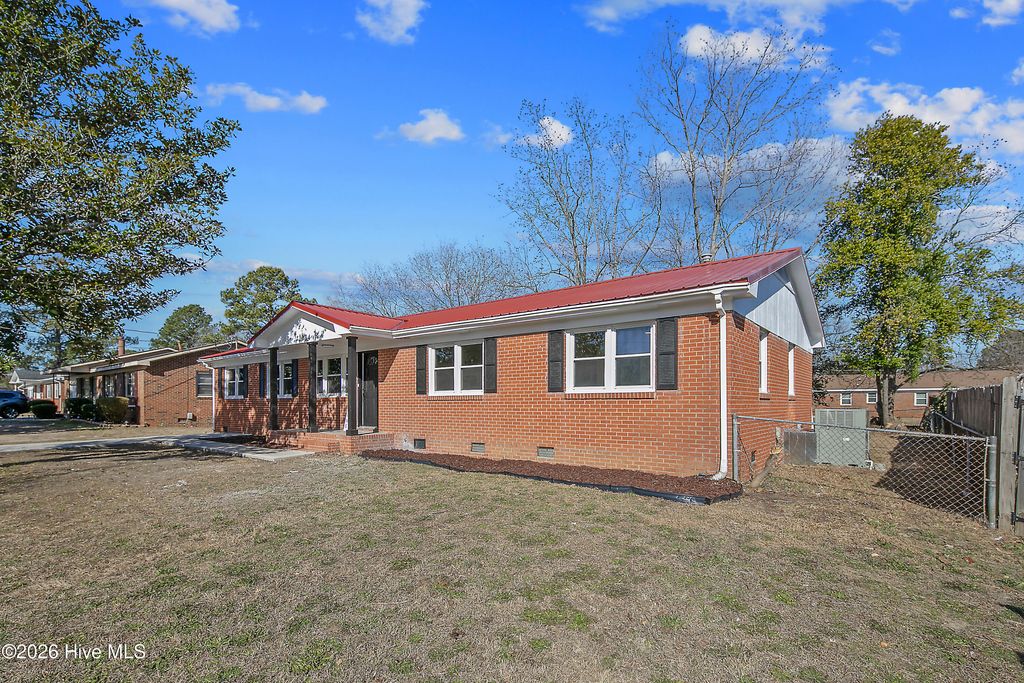 Photo of 1034 Crayton Circle, Fayetteville, NC 28314 (MLS # 100549935)