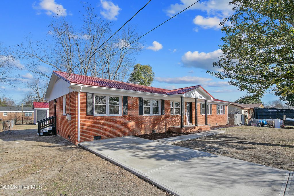 Photo of 1034 Crayton Circle, Fayetteville, NC 28314 (MLS # 100549935)