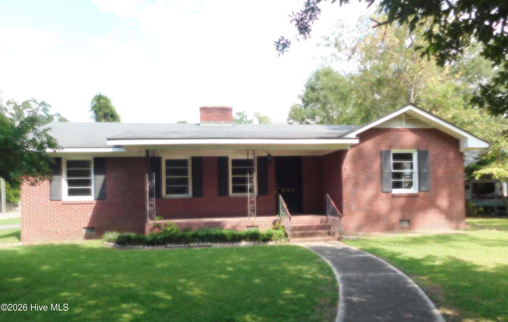Photo of 604 Everett Street, Laurinburg, NC 28352 (MLS # 100593812)