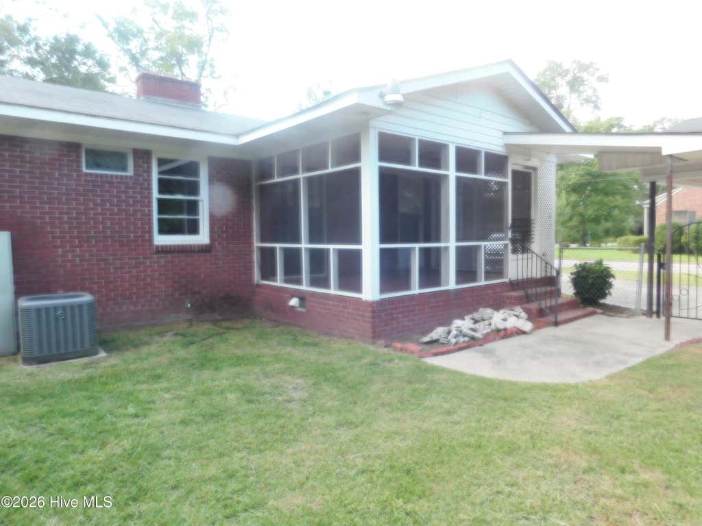 Photo of 604 Everett Street, Laurinburg, NC 28352 (MLS # 100593812)