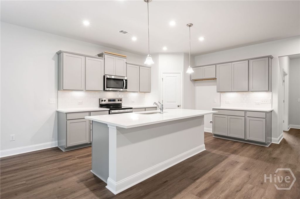 Photo of 462 Monterey Loop, Richmond Hill, GA 31324 (MLS # SA347045)