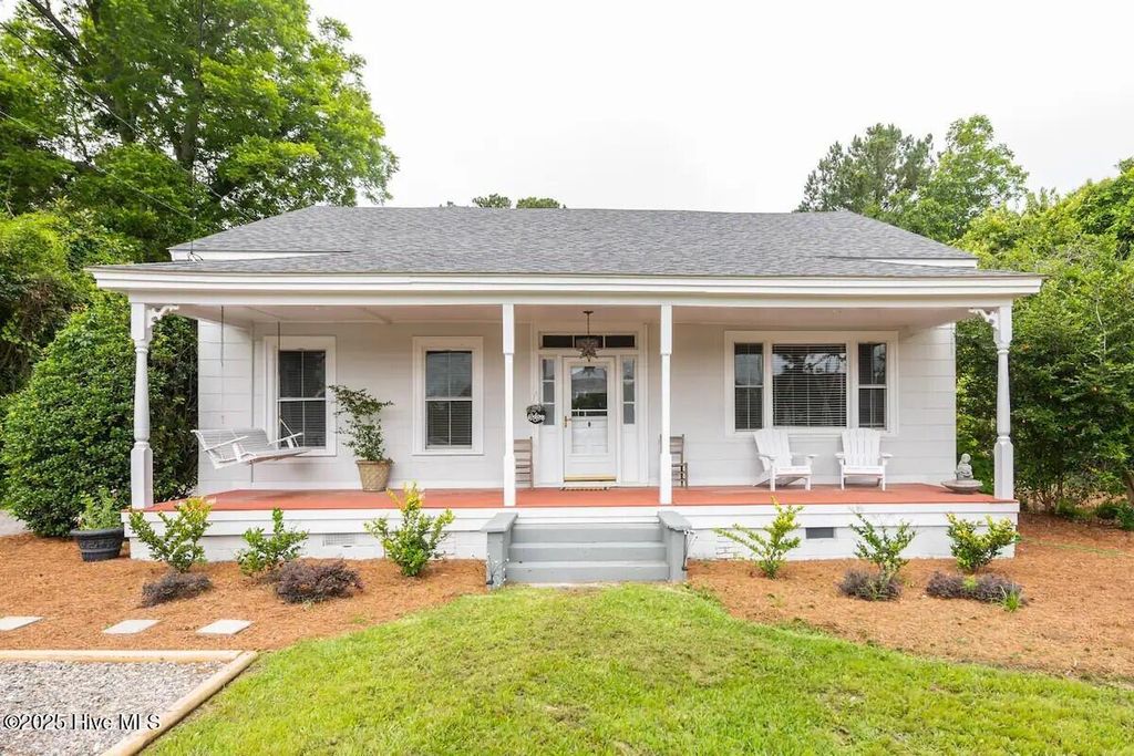 Photo of 2719 Castle Hayne Road, Wilmington, NC 28401 (MLS # 100545652)