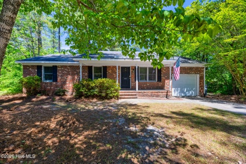 Homes For Sale - 200 Sandhills Circle<br/> Pinehurst, NC 28374