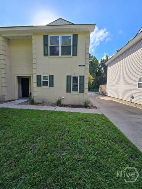Townhouse For Rent - 9812 Whitfield Avenue #B<br/> Chatham County, Savannah, GA 31406