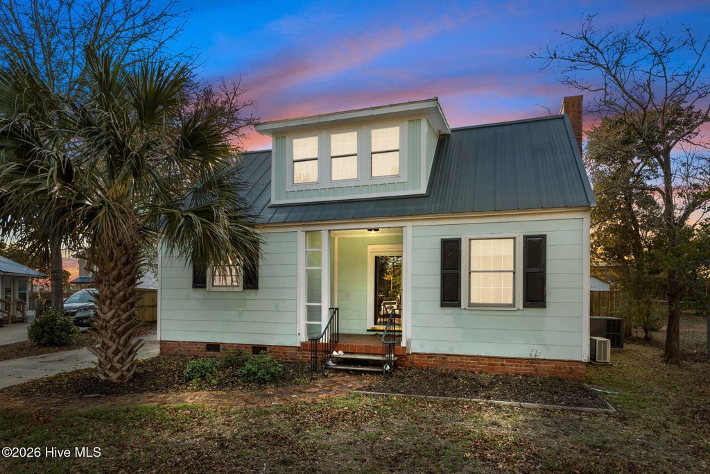 Photo of 115 Noyes Avenue, Morehead City, NC 28557 (MLS # 100558860)