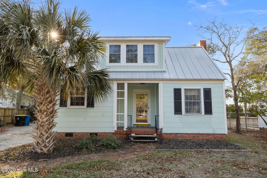 Photo of 115 Noyes Avenue, Morehead City, NC 28557 (MLS # 100558860)