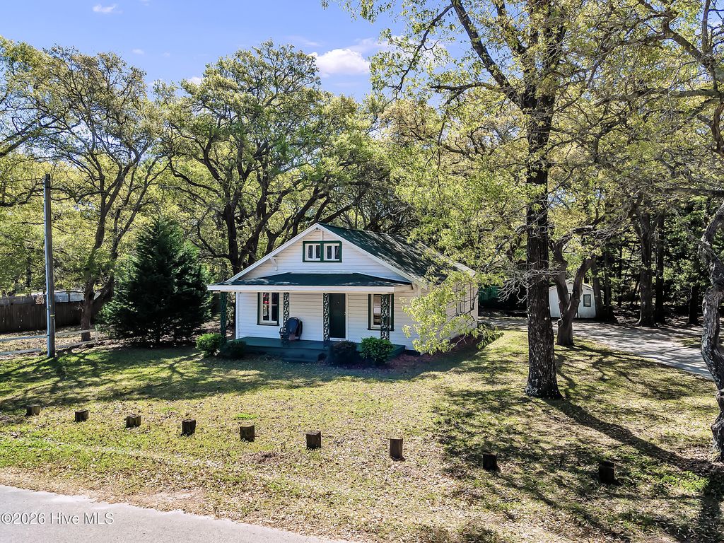 Photo of 102 Ned Lane, Swansboro, NC 28584 (MLS # 100567144)