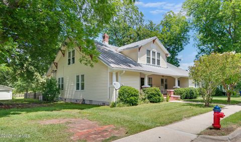 Tiny photo for 206 W Foy Street, Richlands, NC 28574 (MLS # 100579362)
