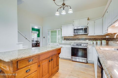 Tiny photo for 206 W Foy Street, Richlands, NC 28574 (MLS # 100579362)