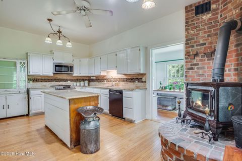 Tiny photo for 206 W Foy Street, Richlands, NC 28574 (MLS # 100579362)
