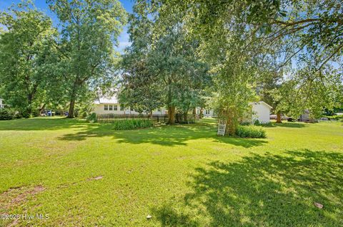 Tiny photo for 206 W Foy Street, Richlands, NC 28574 (MLS # 100579362)