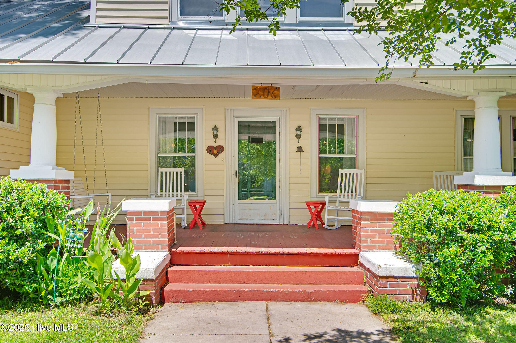 206 W Foy Street