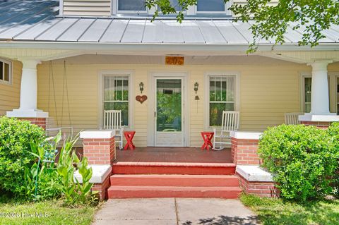 Tiny photo for 206 W Foy Street, Richlands, NC 28574 (MLS # 100579362)