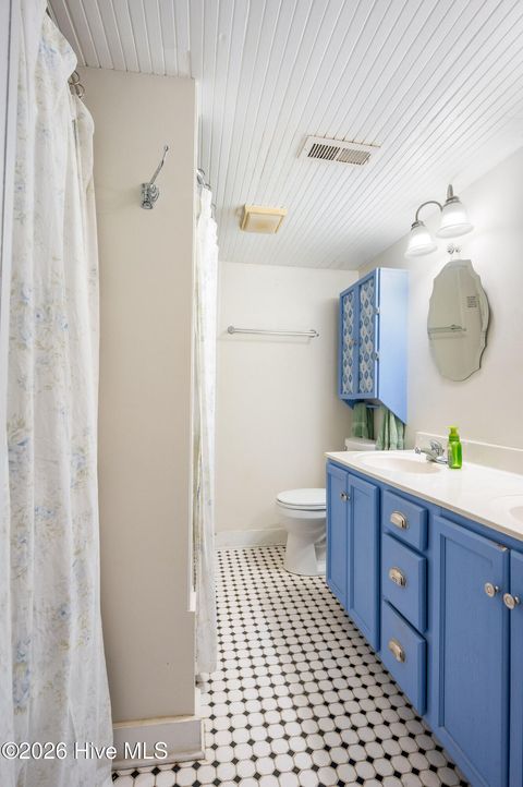 Tiny photo for 206 W Foy Street, Richlands, NC 28574 (MLS # 100579362)