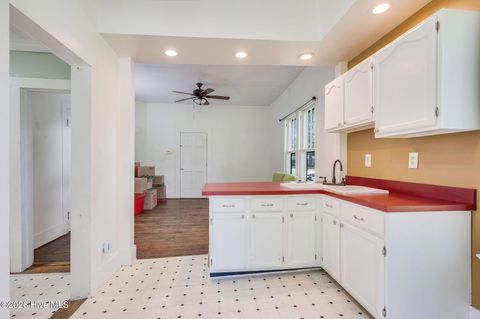 Tiny photo for 206 W Foy Street, Richlands, NC 28574 (MLS # 100579362)