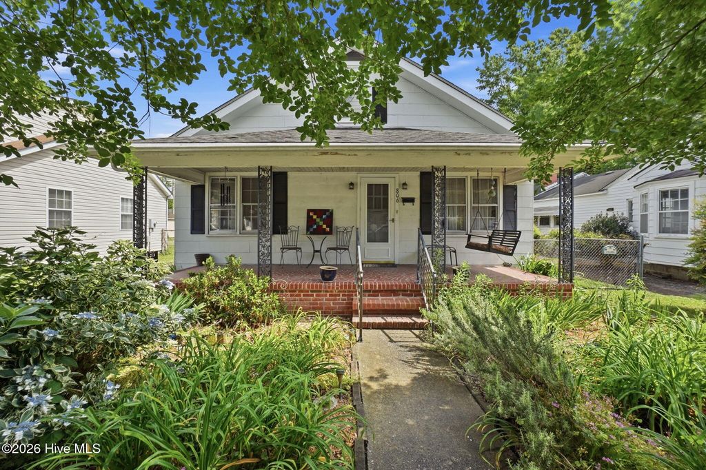 Photo of 806 Maple Street, Elizabeth City, NC 27909 (MLS # 100576730)
